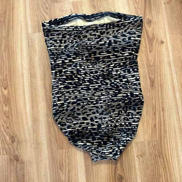 Miracle Suit Woman's Plus-Size Avanti One-Piece Animal Print Suit Sz 14 - Picture 4 of 8